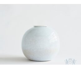 DIONA – handgemaakte urn in wit keramiek