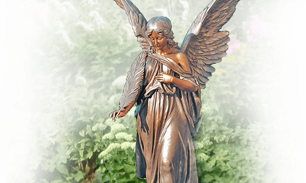 urnengraven met beelden engel van brons