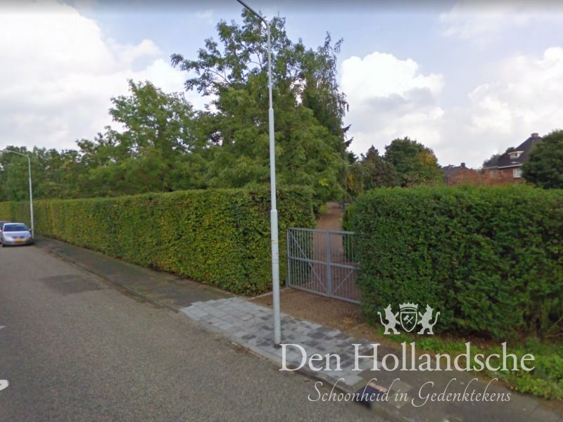 grafmonumenten Ulft Petrus en Paulus