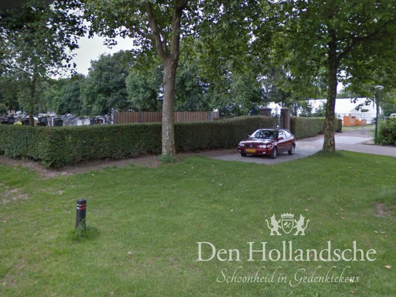 grafsteen Lieshout RK Sint Servatius Begraafplaats te Lieshout, Kerkhofpad