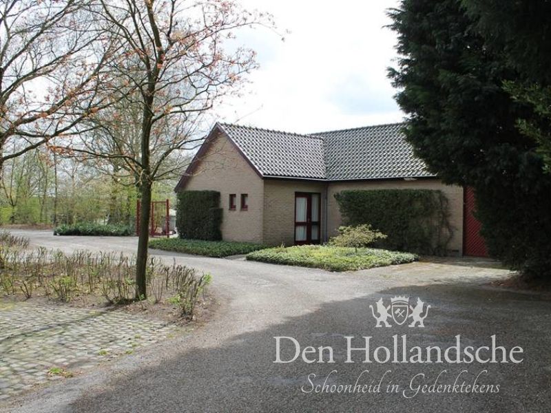 grafstenen Bavel De Lichtenberg