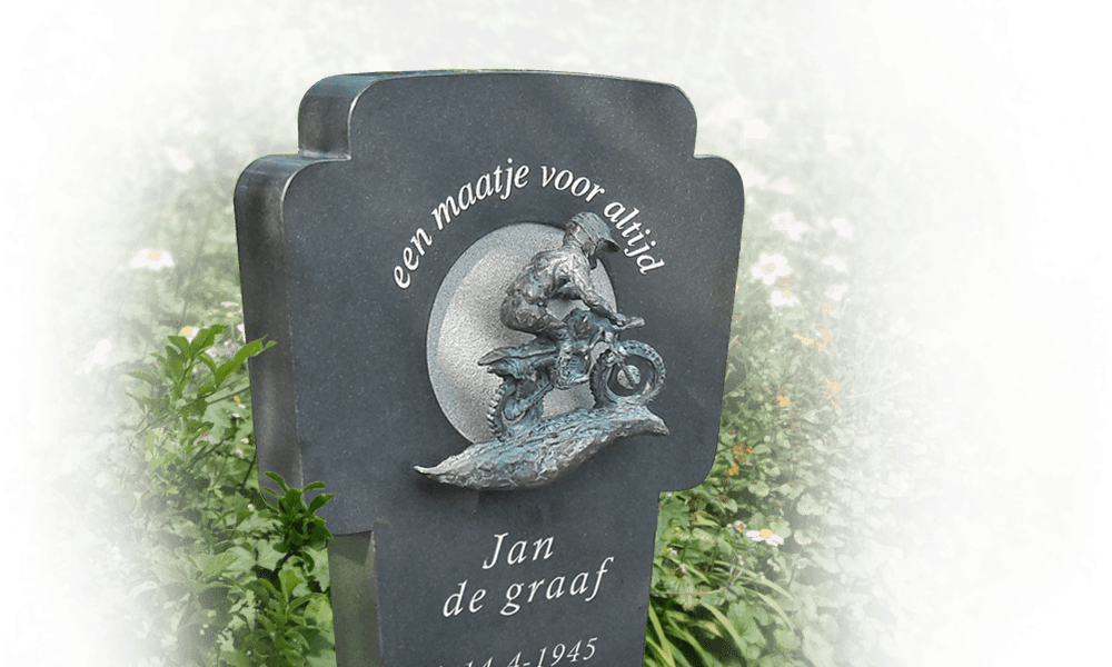 bronzen grafmonumenten persoonlijk met motorcrosser