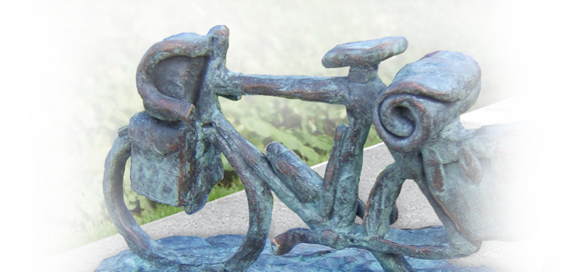 grafdecoratie fiets brons