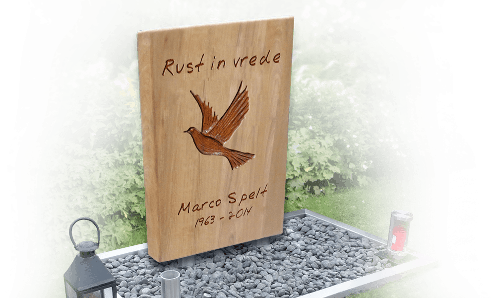 houten grafmonumenten met omranding van rvs