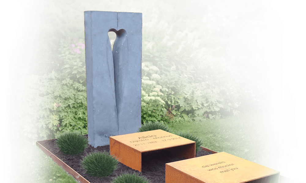 grafkunst hartje in natuursteen zuilen