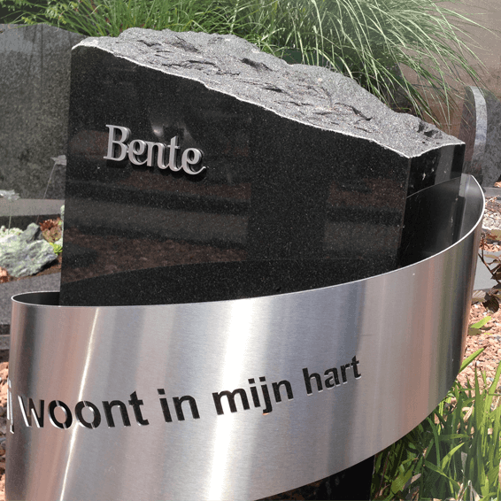 inspiratietuin grafmonumenten rvs band rond lettersteen