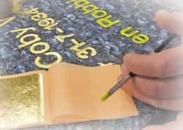 informatie over grafstenen belettering