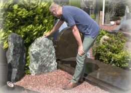 zwerfkei natuurlijk grafmonument uitzoeken inspiratietuin