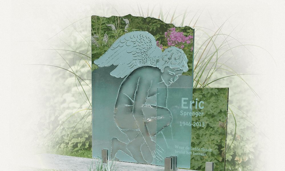 glazen grafmonument met engel van glas