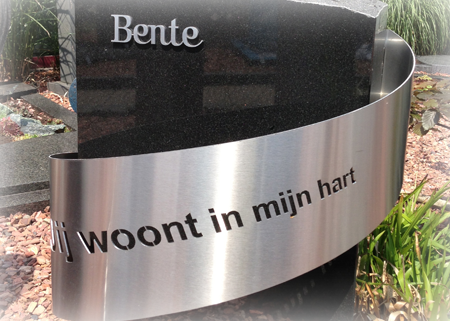 kindermonumenten rvs met band en belettering