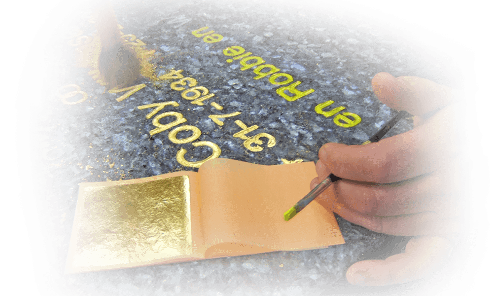 kindergrafmonumenten belettering inschilderen bladgoud belettering