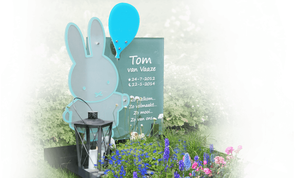persoonlijk kindermonument glas met afbeelding nijntje