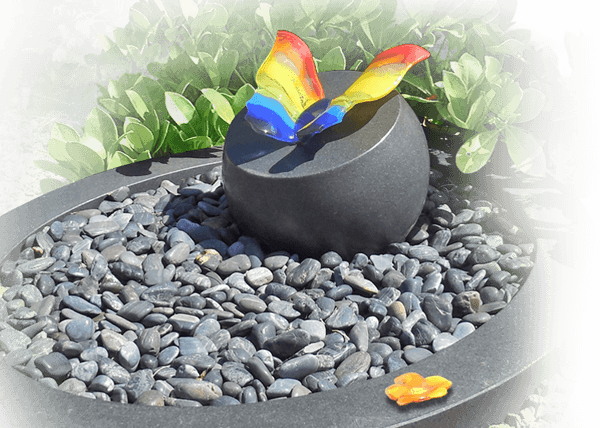 kindergraf decoratie glas rvs glasfusing vlinder op sokkel natuursteen