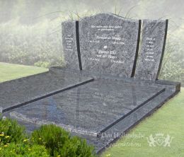 Dubbel grafmonument met driedelige letterplaat