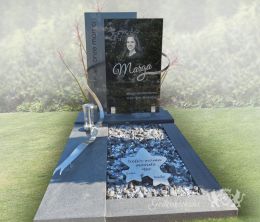 Eigentijds glazen grafmonument voor jonge vrouw