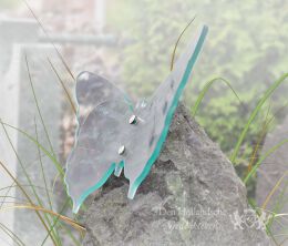 Glazen vlinder monument