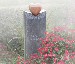 Grafzuil met hart van exclusief natuursteen