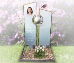 Kort grafmonument glazen letterplaat RVS-bol