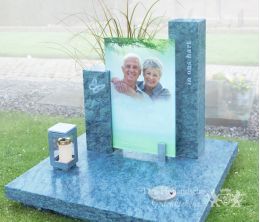 Modern urnenmonument met fotoprint