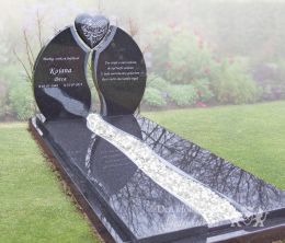 Perzisch grafmonument met rivier en hart