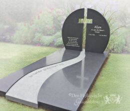 Ronde grafsteen met uitgespaard kruis