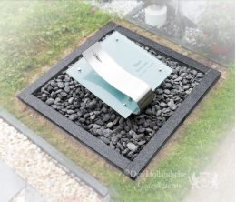 Urn monument van glas en RVS