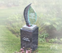 Urnenmonument met glas