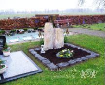 Dubbel grafmonument met twee ruwe zuilen foto 2