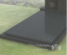 Eenvoudig grafmonument met schuine lettersteen foto 4