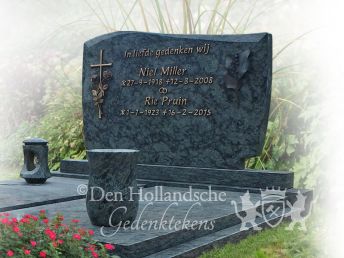 familiegraf-natuursteen-bronzen-letters.jpg