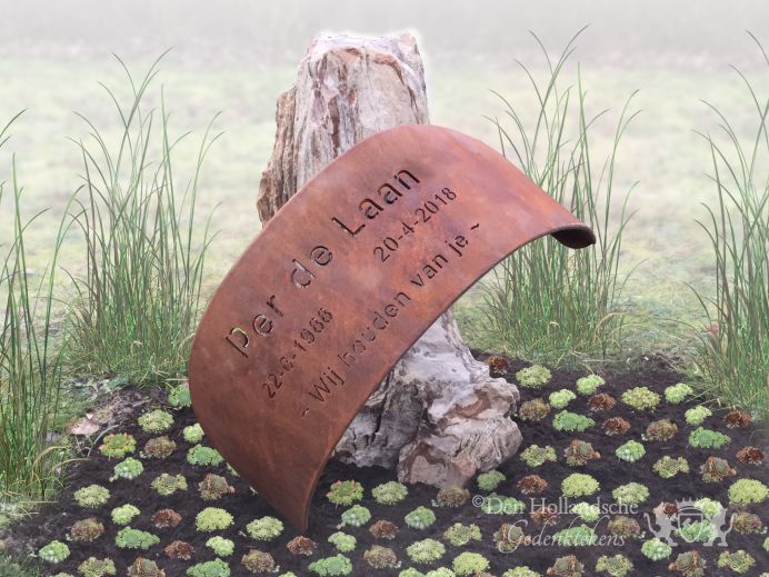 Gedenkteken cortenstaal met versteend hout foto 1