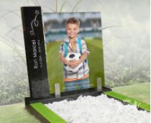 Glazen kindermonument met sportief thema en foto foto 2