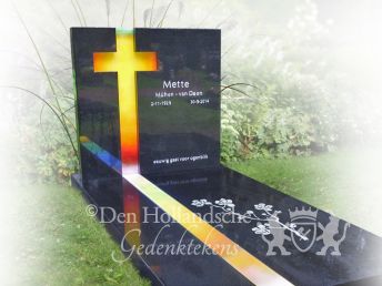 grafmonument-kruis-glasfusing.jpg