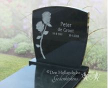 Grafmonument met gehakte roos foto 2