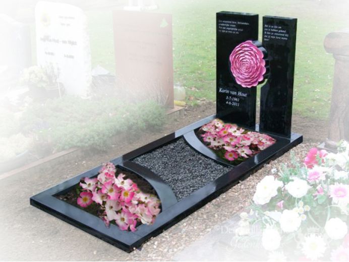 Grafmonument met handgehakte roos foto 1