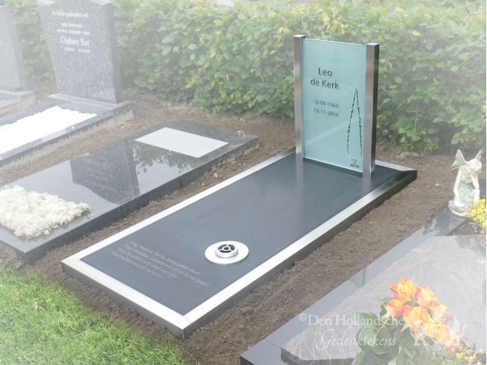Grafmonumenten met RVS foto 1