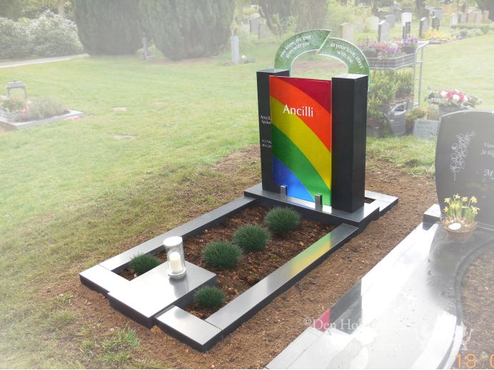 Grafsteen glas regenboog foto 1