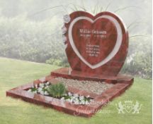 Grafsteen met hart en rozen foto 1