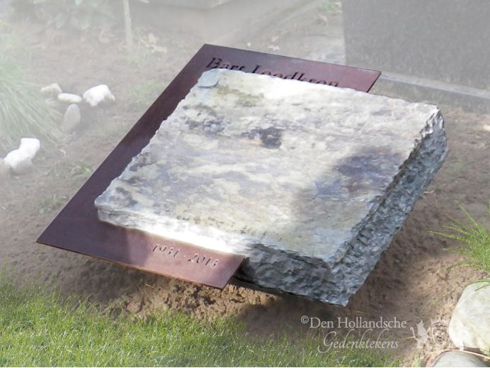 Grafsteen voor urnengraf foto 1