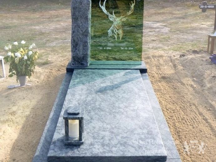 Grafstenen glas met hert foto 1