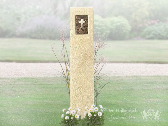 Grafzuil met bronzen ornament foto 1