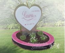 Groot hart in roze grafmonument van glas foto 1