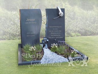 Jong en eigentijds grafmonument