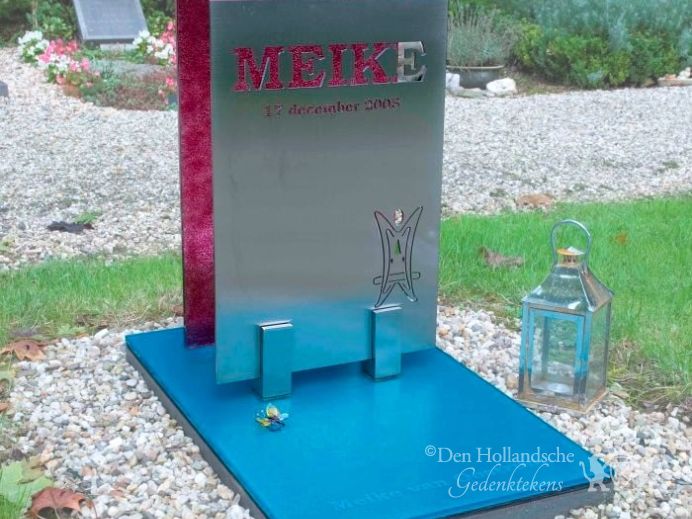 Kindermonument glas en RVS foto 1