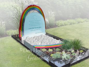 Kindermonument met glazen regenboog