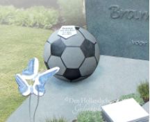 Kindermonument met voetbal en vlinders foto 5