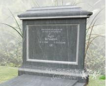 Klassiek vormgegeven familiegrafmonument foto 2