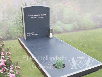 Klassiek vormgegeven grafmonument