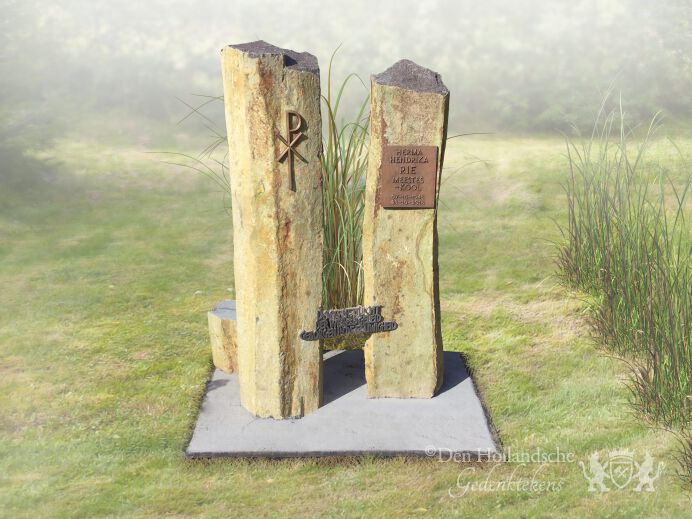 Urnmonument met zuilen foto 1