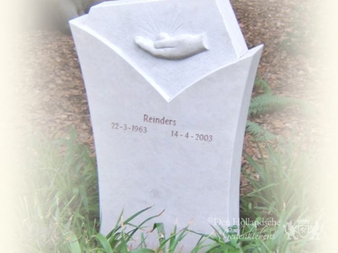 Kunstenaarsontwerp urnenmonument foto 1